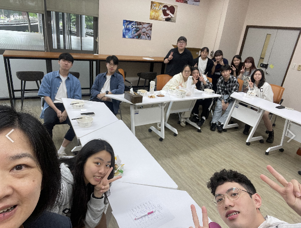 四學院學生共融